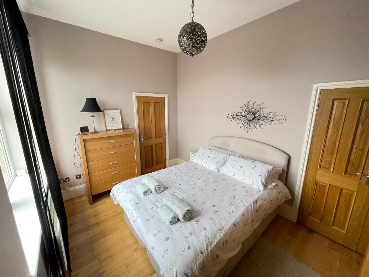 The Front Apartment, Amazing Frontline Sea Views Апартаменты *