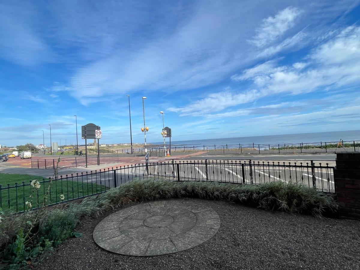 The Front Apartment, Amazing Frontline Sea Views