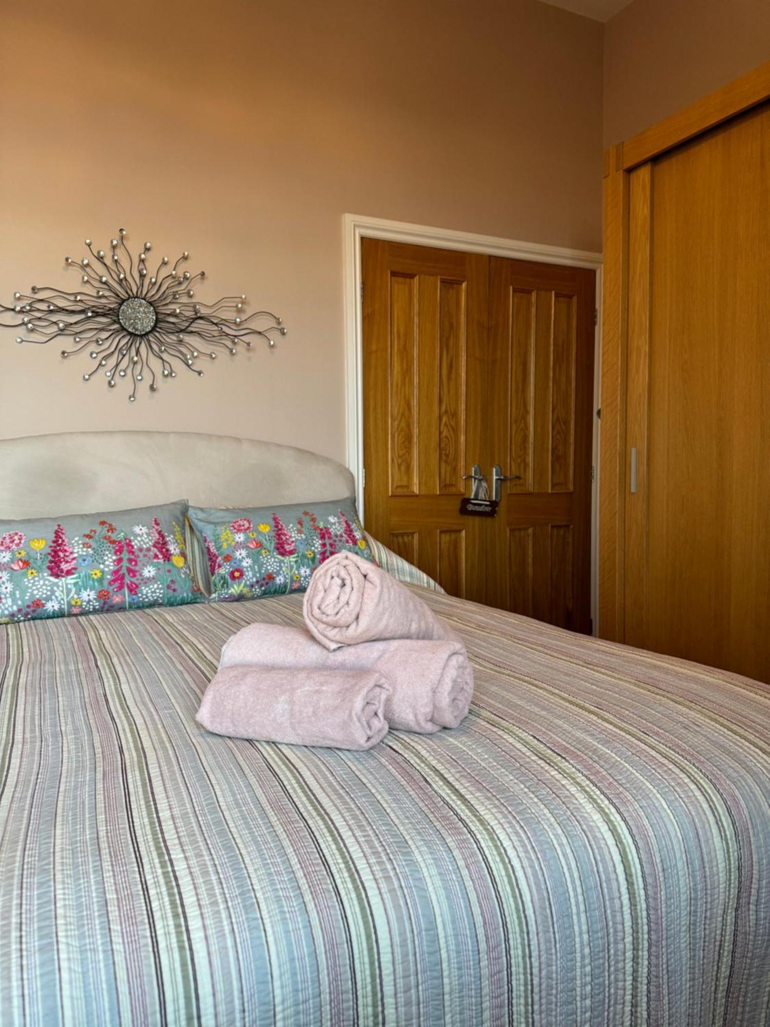 The Front Apartment, Amazing Frontline Sea Views Апартаменты